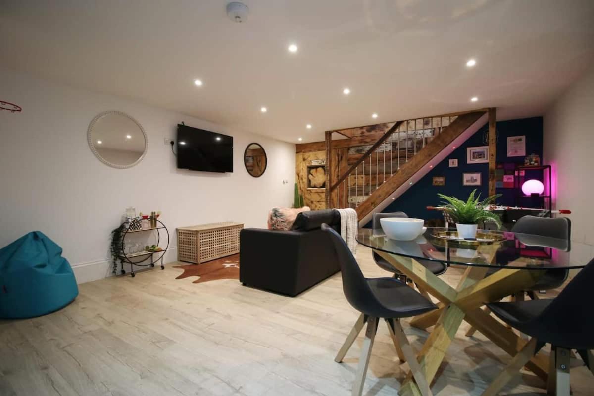 Exquisite Clifton Gem - Football Table Apartment Bristol Exterior photo